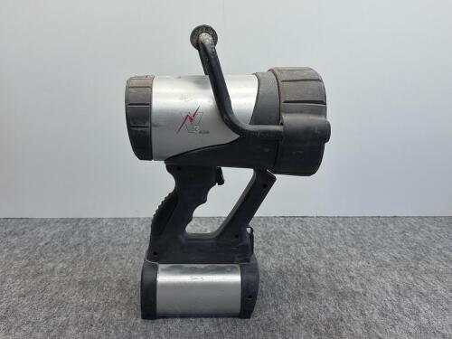Vector VEC1158 Rechargeable Spotlight, 100W Halogen, 6V 7Ah Battery, AC/DC Charge, Dual Beam