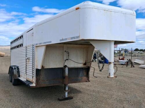 Gooseneck Livestock Trailer, 2 Axle, Escape Door, Tack Room