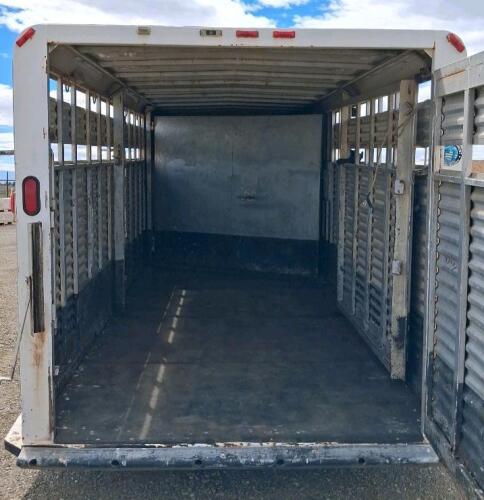 Gooseneck Livestock Trailer, 2 Axle, Escape Door, Tack Room - 10