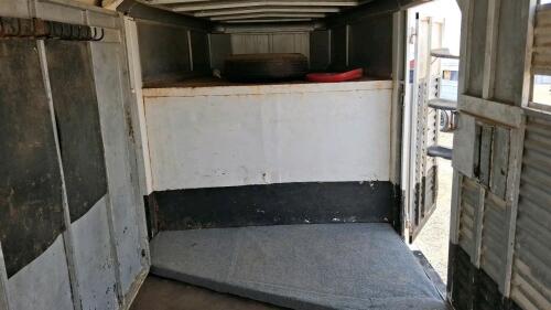 Gooseneck Livestock Trailer, 2 Axle, Escape Door, Tack Room - 12