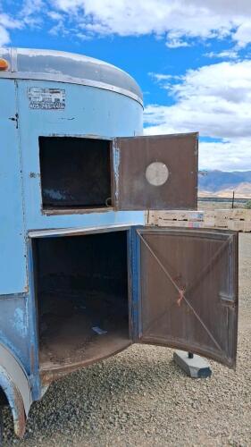1986 2-Horse Bumper Pull Trailer, Tandem Axle, Steel, Light Blue - 13