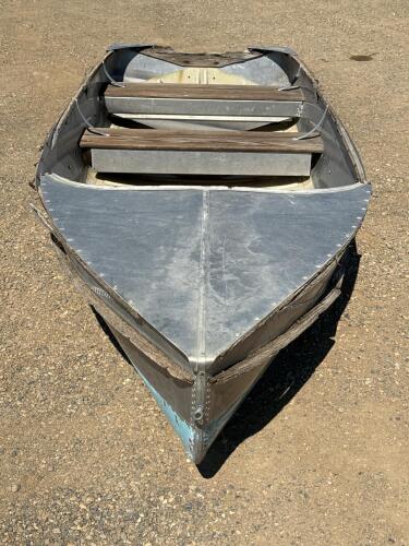 1950's Larson Crestliner 14' Aluminum Boat - 3