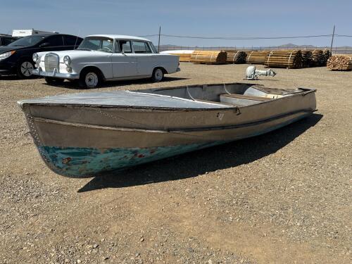 1950's Larson Crestliner 14' Aluminum Boat - 4