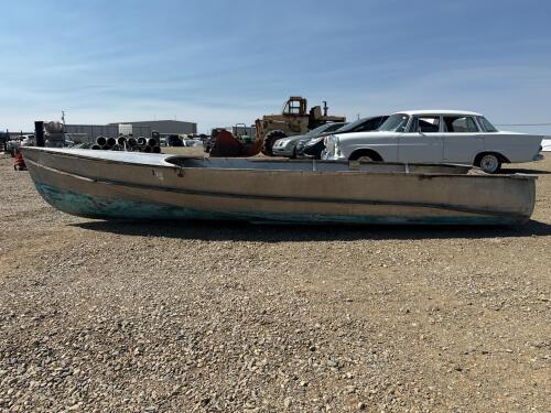1950's Larson Crestliner 14' Aluminum Boat - 5