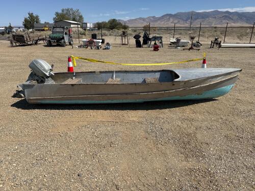 1950's Larson Crestliner 14' Aluminum Boat - 17