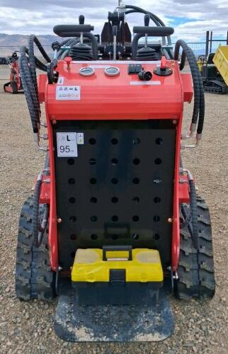 Mini Skid Steer Loader, 0.4 Hours, 23-25HP Gas Engine, Rubber Tracks, Aux Hydraulics - 6