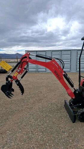 SDEE22 Mini Excavator, 2-Ton, Diesel Engine, Hydraulic Thumb, 16&rdquo; Bucket, Open ROPS, Tracks - 10