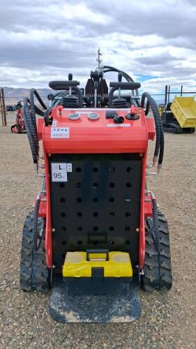 Mini Skid Steer Loader, 0.4 Hours, 23-25HP Gas Engine, Rubber Tracks, Aux Hydraulics - 6