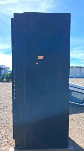 Cold Drink Vending Machine, 8-Selection, Coin/Bill Acceptor, Estimated 500-Can Capacity - 4