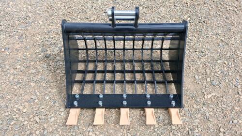24 in Skeleton Bucket, 5 Teeth, Pin-On Mount, Heavy-Duty Construction