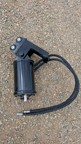 Mini Excavator High Torque Hydraulic Motor, Hoses Included, 1.5" Shaft, Bracket - 3