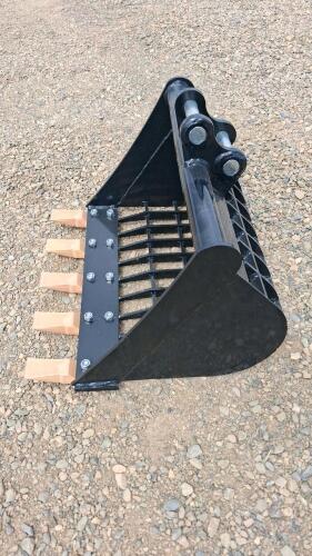 24 in Skeleton Bucket, 5 Teeth, Pin-On Mount, Heavy-Duty Construction - 2
