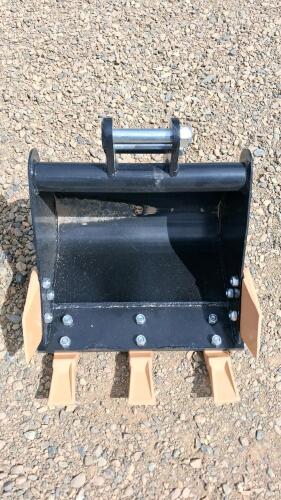 16" Mini Excavator Bucket, 4 Bolt-On Teeth, Pin-On Mount, Reinforced Steel, Compatible 1.5&ndash;3.5T - 2