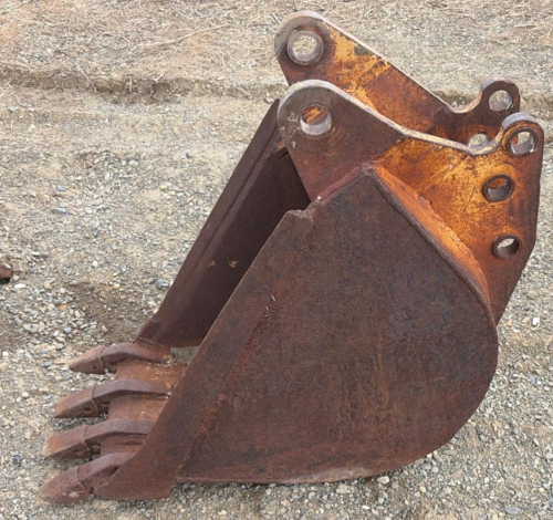 16.5" Excavator Bucket, 4 Teeth, Pin-On Mount, Fits 2-3 Ton Mini Excavator.