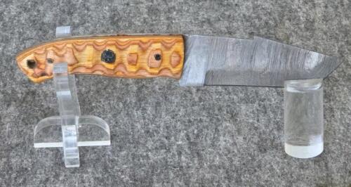 Custom Handcrafted Fixed-Blade Knife Set &ndash; Damascus Pattern, Resin Handles, Leather Sheaths, Keychain Mini - 9