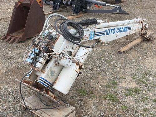 AUTO CRANE Hydraulic Truck Service Crane, Telescopic Boom, Wired Pendant, 3,200 lb Capacity - 2