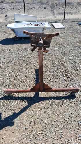 Engine Stand, 1,000 lbs Capacity, 4 Adjustable Arms, Rotating Head, Red Finish - 2