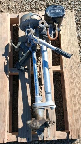 British Seagull 2-Stroke Outboard Motor, 2-3 HP, Gas/Oil Mix 1:8, Manual Start - 4