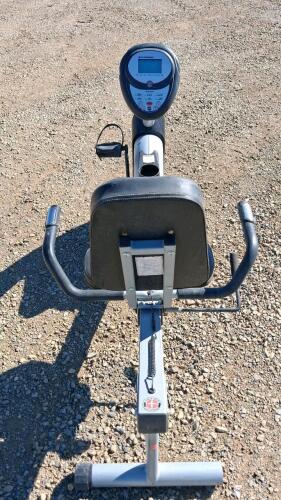 Schwinn Active 20 Recumbent Exercise Bike, Magnetic Resistance, 6 Programs, Display Console - 3