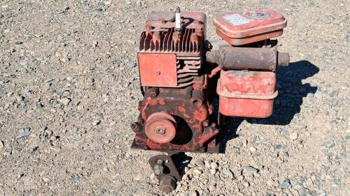 Powr-Kraft 3 HP Tecumseh H30 Horizontal Shaft Engine with Pulley and Fuel Tank - 2