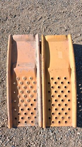 Military Vehicle Steel Recovery Ramps, Pair, Mounting Brackets, Pry Tool, Post Hole Digger - 4