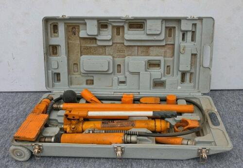 Central Hydraulics 10 Ton Porta Power Kit S-32746 with Attachments and Carry Case