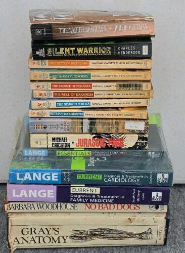 Mixed Lot: 41 Books, 20 DVD/Blu-ray, 27 PC/Xbox Games, Box Sets, Collectible Titles, 3 Glow Bracelets - 3