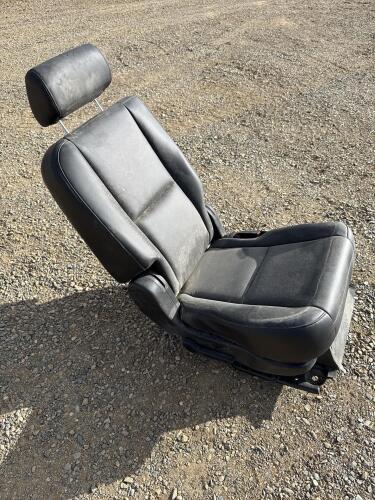 2007&ndash;2014 Chevy Tahoe / GMC Yukon 2nd Row Black Leather Bucket Seat - 2