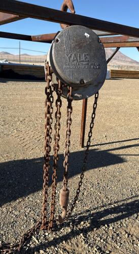 Yale Load King 1/2 Ton Manual Chain Hoist, 1 1/2 Ton Steel Construction, Philadelphia USA, Vintage Industrial
