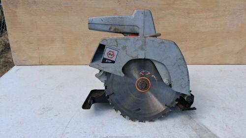 Black & Decker 7301 7-1/4" Circular Saw, 1 HP, 9A, 120V, 4900 RPM, Corded Electric