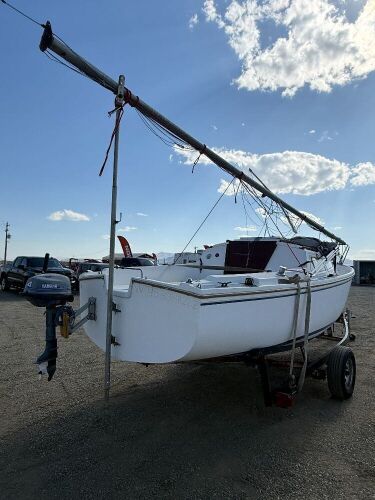 1976 Catalina 22' Sailboat w/ Yamaha 4HP Four-Stroke Outboard & Trailer - 5
