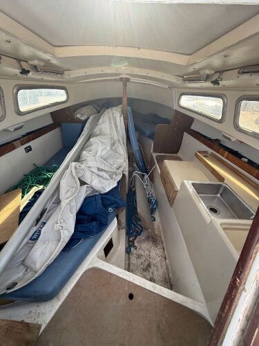 1976 Catalina 22' Sailboat w/ Yamaha 4HP Four-Stroke Outboard & Trailer - 16