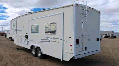Fleetwood Prowler LS Fifth Wheel, 35ft, 2 Slide-Outs, Aluminum Frame, Sleeps 6, Roof AC, Awning - 5