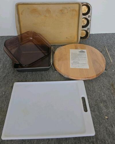 Large Assorted Kitchenware Lot &ndash; Pampered Chef, Missouri Vermillion, Bakeware, Toaster, Glasses - 2