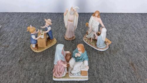 Decor Figurines, Baby's Breath, Veggie Garland & Sealed Potpourri Woodland, Mixed Lot - 3