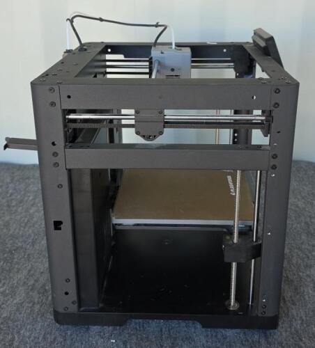 Flashforge Adventurer 5M 3D Printer, 8.7"&sup3; Build Volume, 600 mm/s Speed, 4.3" Touchscreen - 5