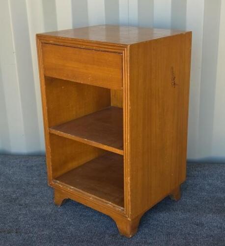 Vintage Wooden Nightstand with 1 Drawer, 2 Shelves, Scalloped Feet, Medium Brown Finish