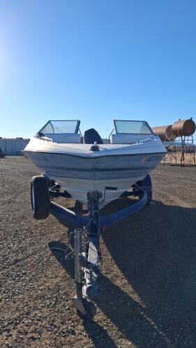 Bayliner Capri Bowrider 17ft, Mercury 150 HP Outboard, Trailer Included - 2