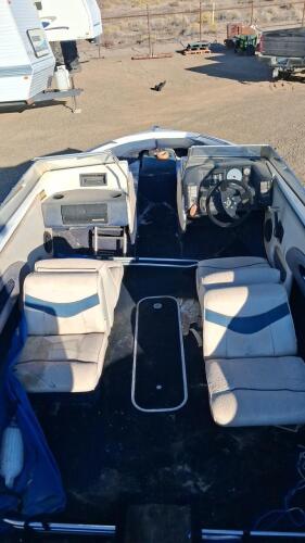 Bayliner Capri Bowrider 17ft, Mercury 150 HP Outboard, Trailer Included - 10