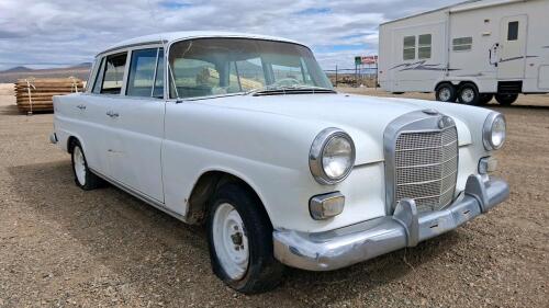 Mercedes-Benz 200 W110 Sedan, White, Restoration Project, Mazda Rotory Engine swapped - Non-running
