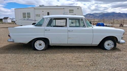Mercedes-Benz 200 W110 Sedan, White, Restoration Project, Mazda Rotory Engine swapped - Non-running - 8