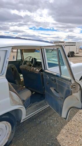 Mercedes-Benz 200 W110 Sedan, White, Restoration Project, Mazda Rotory Engine swapped - Non-running - 13
