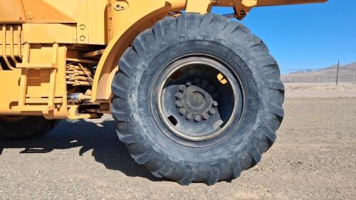 John Deere Articulated Wheel Loader, Enclosed Cab, Loader Bucket, 1,298 Hours - 25