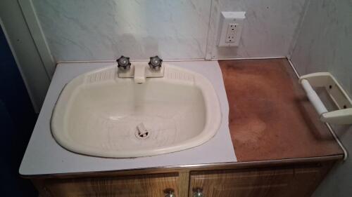 Cherokee 28ft Travel Trailer, Dual Axle, Roof AC, Propane System, Sleeps 4-6 - 20