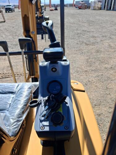 NEW - ME20 Mini Excavator, Kubota Diesel, Thumb Attachment, 13.7hp, Rubber Tracks, Open ROPS - 16