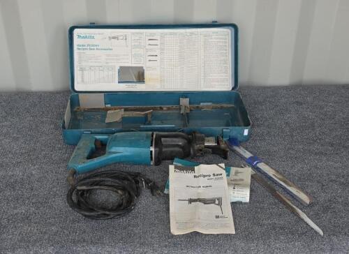 Makita JR3000V Electric Reciprocating Saw with Hard Case and Accessories