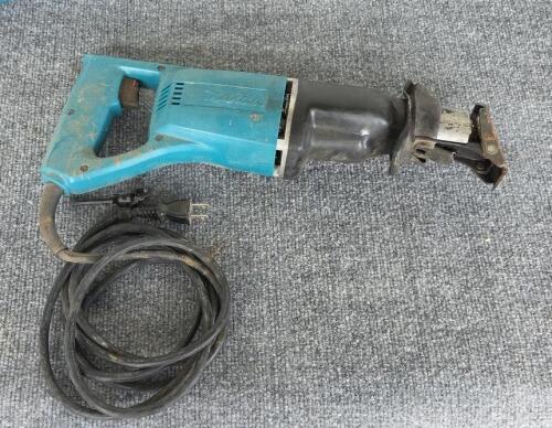 Makita JR3000V Electric Reciprocating Saw with Hard Case and Accessories - 3