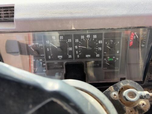 1997 International 4900 Tandem Axle Dump Truck, Hendrickson-Godwin Body - 11
