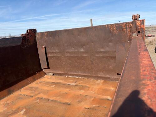 1997 International 4900 Tandem Axle Dump Truck, Hendrickson-Godwin Body - 23