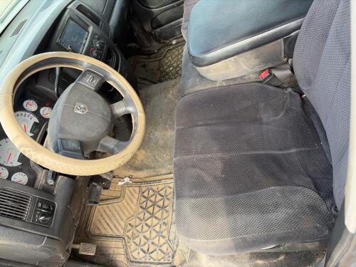 2005 Dodge Ram 1500 Quad Cab, Silver, 6.5 ft Bed, 4.7L V8 - 6